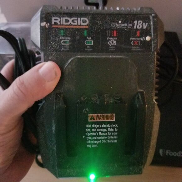 Ridgid 18v charger 86092 tested as to powering on - Picture 9 of 9